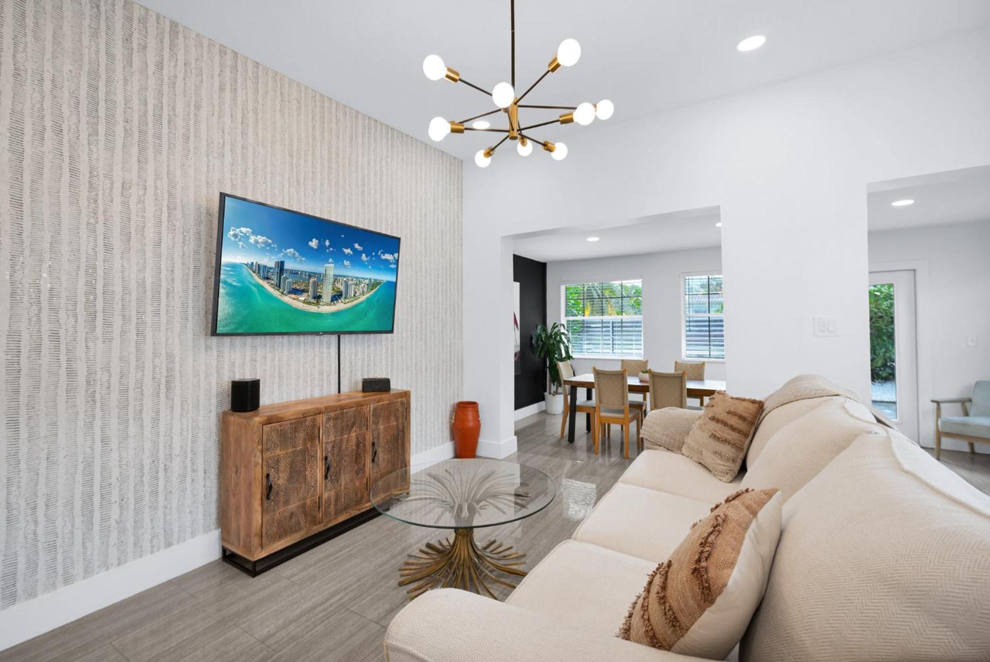 The Gatsby House At World-class Brickell